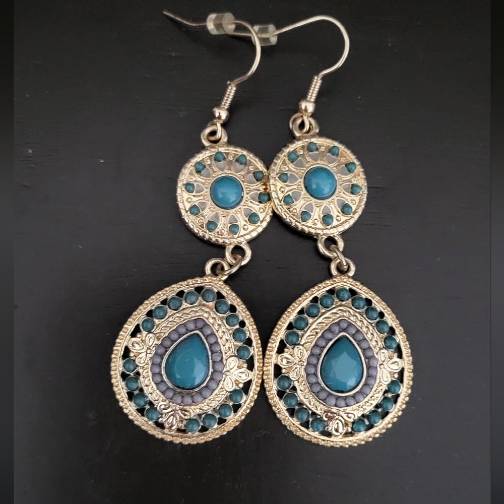 5 Items For $25 Elegant Blue and Silver Dangle Earrings